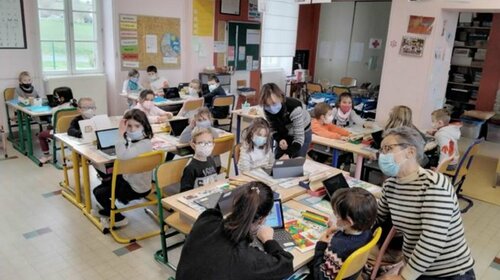 Treize tablettes pour la classe de CP/CE1